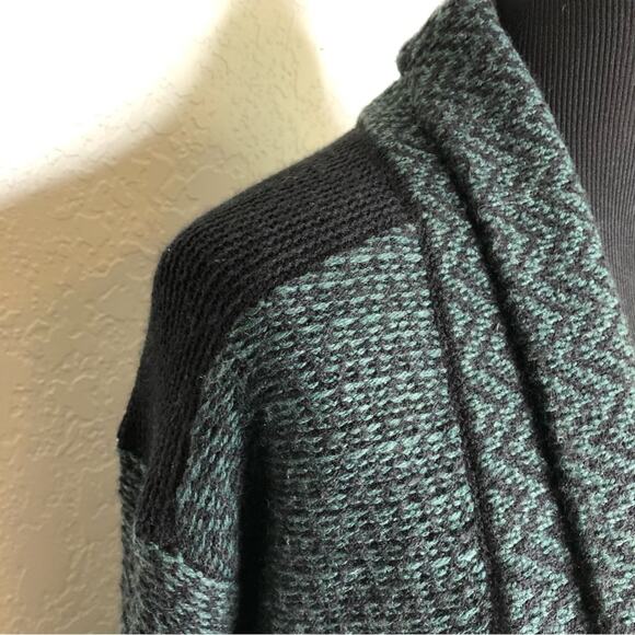 Cabi Fireside green and black cardigan sweater size Small #3015 - Picture 6 of 16